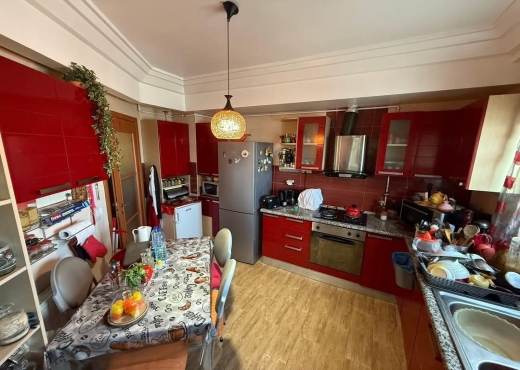 📍 ENNASER 1 : APPARTEMENT S+3 A V