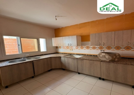 عمارة ذات طابقين بحي الرياض - سوسة