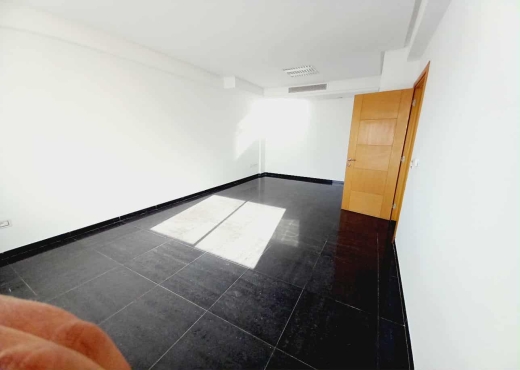 Super bureau 85 m² au lac 2
