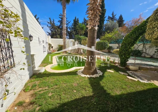 villa À Louer à ARIANA - Villa S+4 avec piscine à La Soukra - Immobiliere.tn