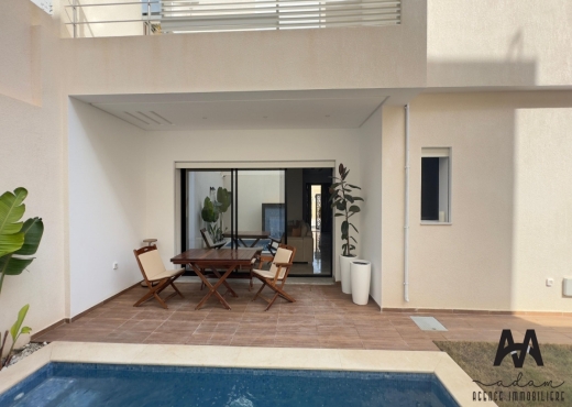 Villa S+4 avec piscine à Beni khia