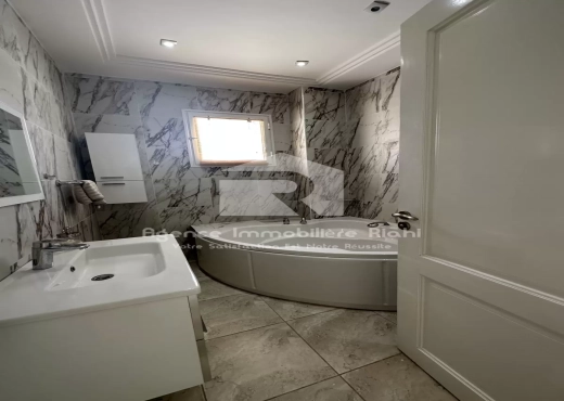 A Vendre villa S4 - Piscine Hergla