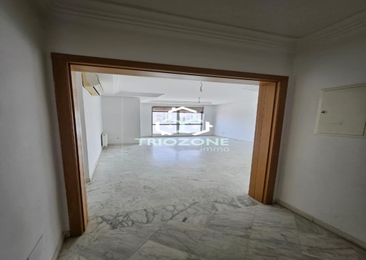 A vendre appartement S+4 à Jardin