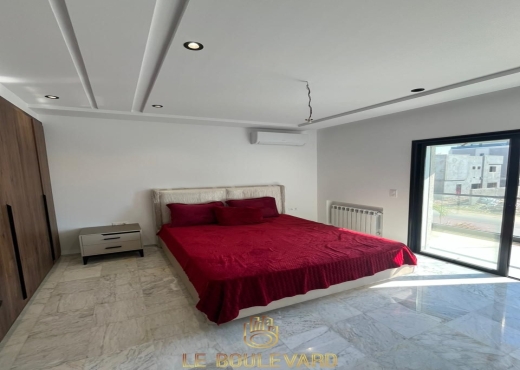 Villa S+4 avec piscine à Mrezga
