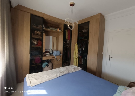 A vendre S+4 a Cité El Ghazela