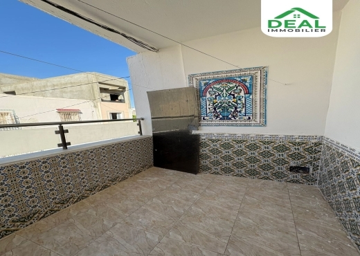 عمارة ذات طابقين بحي الرياض - سوسة