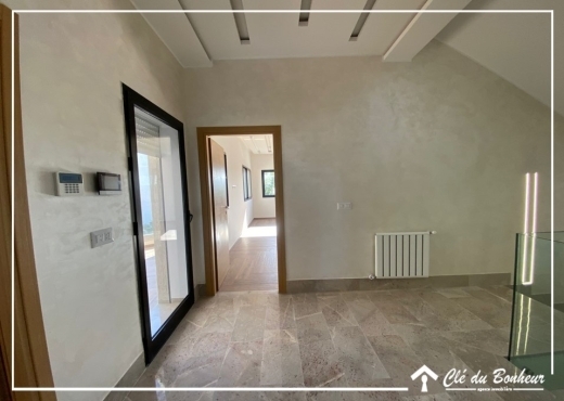 une bellle villa avec piscine à chotrana 3