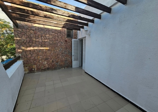 📍 CITE EZZOUHOUR 4 - ETAGE DE VILLA  À VENDRE