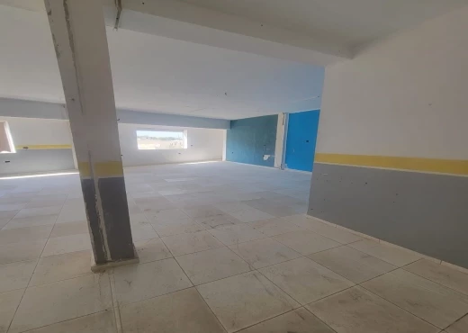 Appartement À Vendre à BIZERTE - À VENDRE – Espace ouvert au 1er étage - Immobiliere.tn - Photo 4