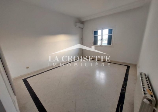 Duplex meublé s+3 à La Marsa