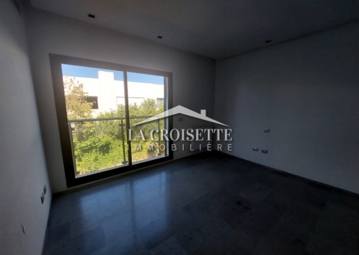 Villa S+3 avec piscine à La Soukra