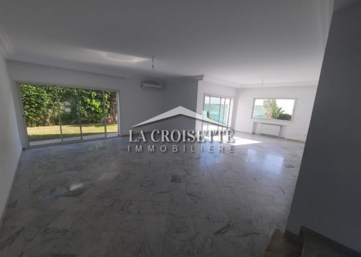 Villa S+6 avec piscine à Gammarth