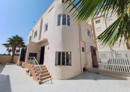 Triplex d'Exception à Ariana Cité