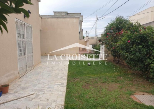 Villa plain-pied S+4 à La Soukra