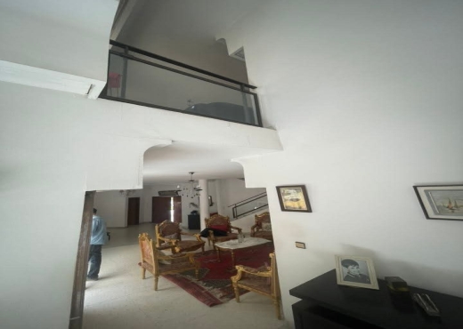 A VENDRE VILLA S+5 AVEC PISCINE