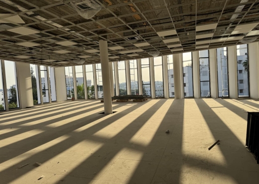 Super bureau 1350 m² à Notre Dame