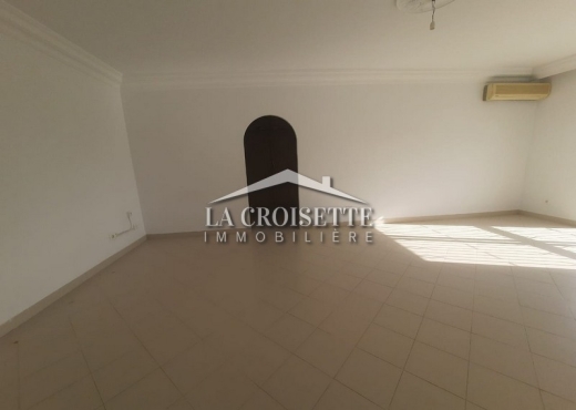 Villa S+6 avec piscine à Gammarth