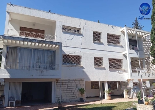 🏡 Maison spacieuse avec grand jardin à vendre