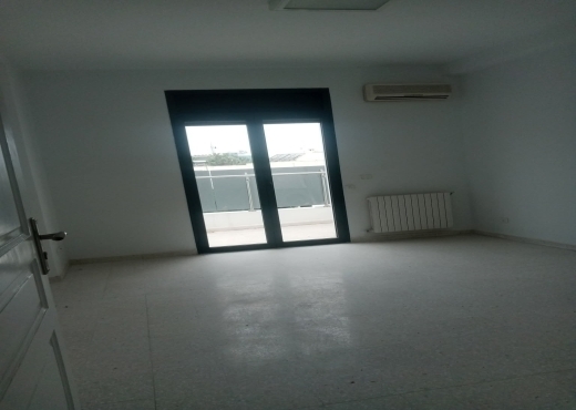 À Louer – Grand étage de villa