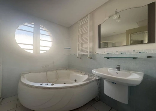 Appartement À Vendre à SOUSSE - A Vendre Appart S+3  de 180 m² Siusse - Immobiliere.tn - Photo 5