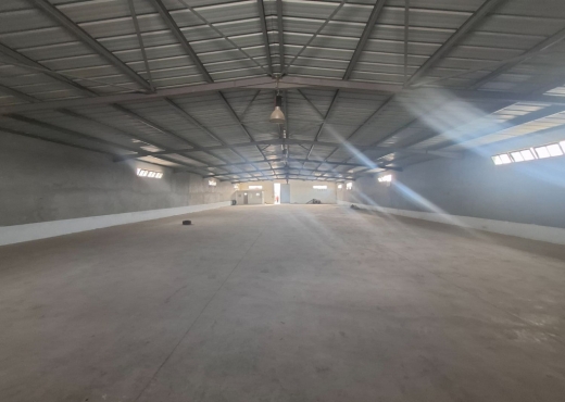 À LOUER – DÉPÔT INDUSTRIEL 850 m²