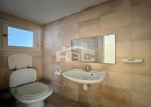 A vendre S+3 de 175 m² à Ennasr 1