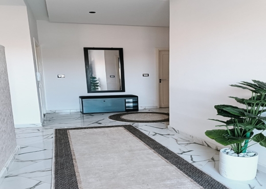 belle maison avec meuble neuf