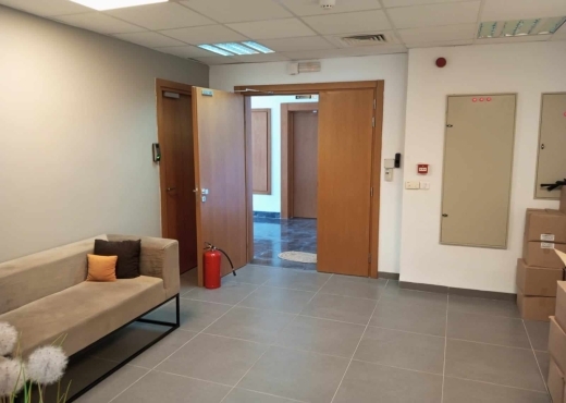 Super bureau 471 m² hs au lac 3 kram