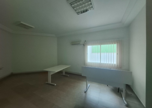 Bureau meublé 5 pièces 200 m² au 1