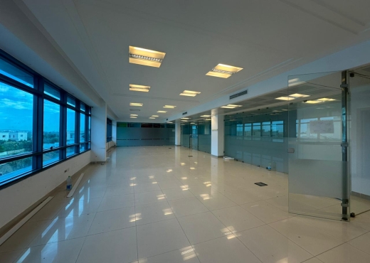 AL Bureau de 498 m² Lac1