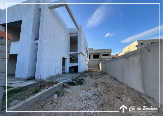 des villas inachevée à rue du parc - la soukra