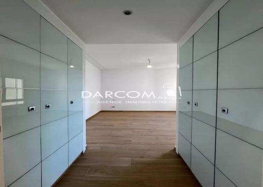 joli s+2 de 144 m² au Lac II
