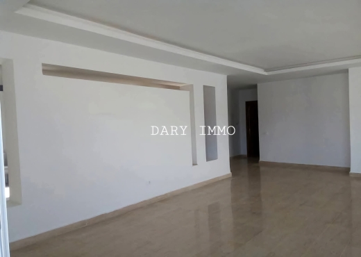A Louer Etage de villa S+3  (vide)