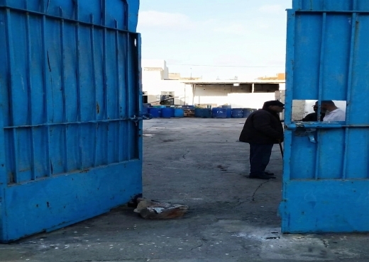 معصرة عصرية + كوشة خبز للبيع في رأس الجبل