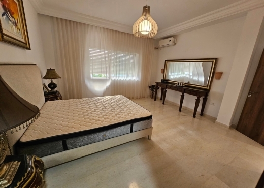 KALAATE ANDALOUS - BORJ  YOUNES , ARIANA : UNE VIL