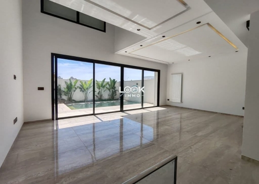 A Vendre Triplex S+4 La Soukra