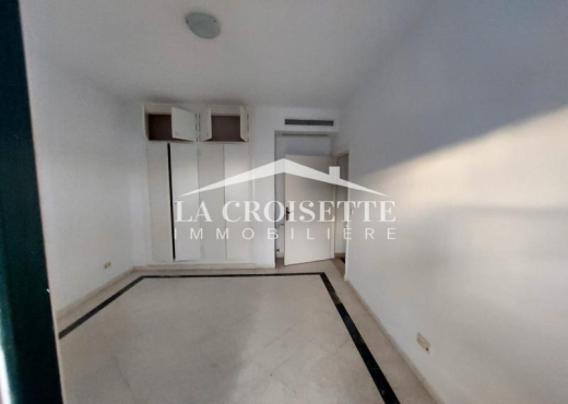 Duplex meublé s+3 à La Marsa