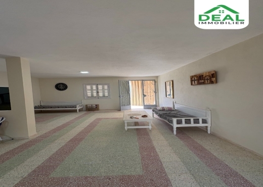 Seniya de 4 hectare et 5000 m² à vendre