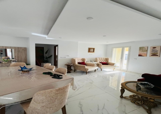 A vendre S+3 a Ennkhilet