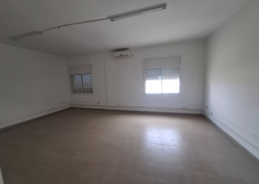 Bureau H+4 au 2ème étage à la Zone