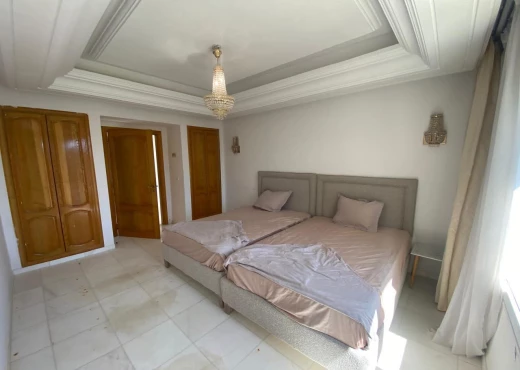 villa À Vendre à SOUSSE - VILLA S+5 STYLE USA AVEC PISCINE EN VENTE À KANTAOUI - Immobiliere.tn - Photo 5