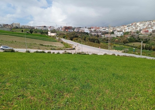 TERRAIN À METLINE – ROUTE PRINCIPALE 🌊