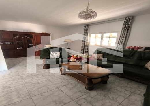 Maison de 445 m²