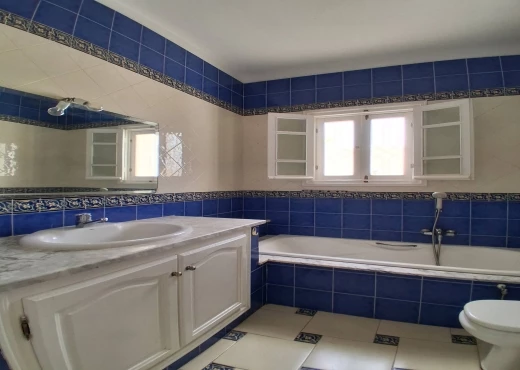 Étage de villa À Louer à TUNIS - Grand étage de villa (vide ou meublé) - Immobiliere.tn - Photo 8
