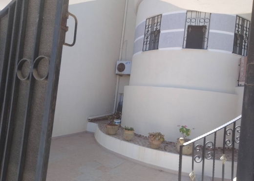 FAHللبيع: ڤيلا في المكنين