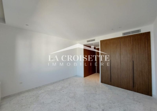 S3 aves terrasse à La MarsaMAL1998