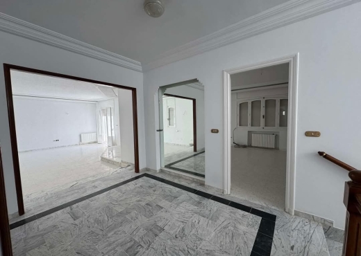 📍MANAR 1 : UNE VILLA S+5 A  USAGE
