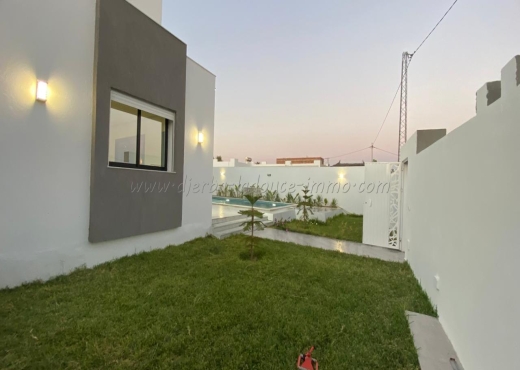 À Vendre Superbe Maison S+3 Djerba