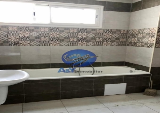 🏡 Maison Indépendante à Ras Jebel – 2 Niveaux