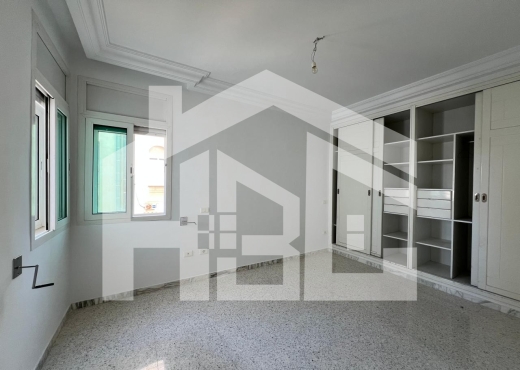 A vendre s+3 de 159 m² à Ennasr 1